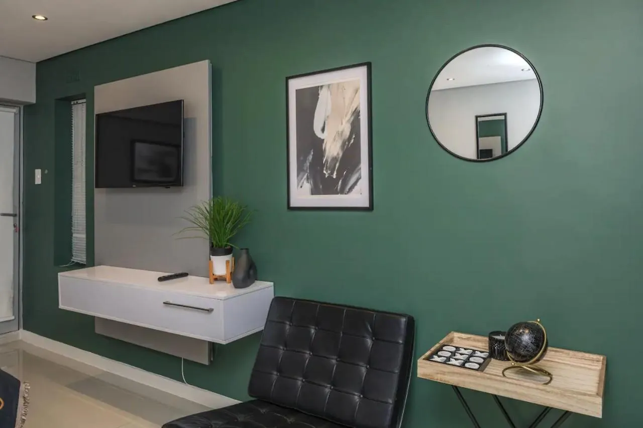 Stylish And Modern Studio In The Beachfront Cape Town South Africa